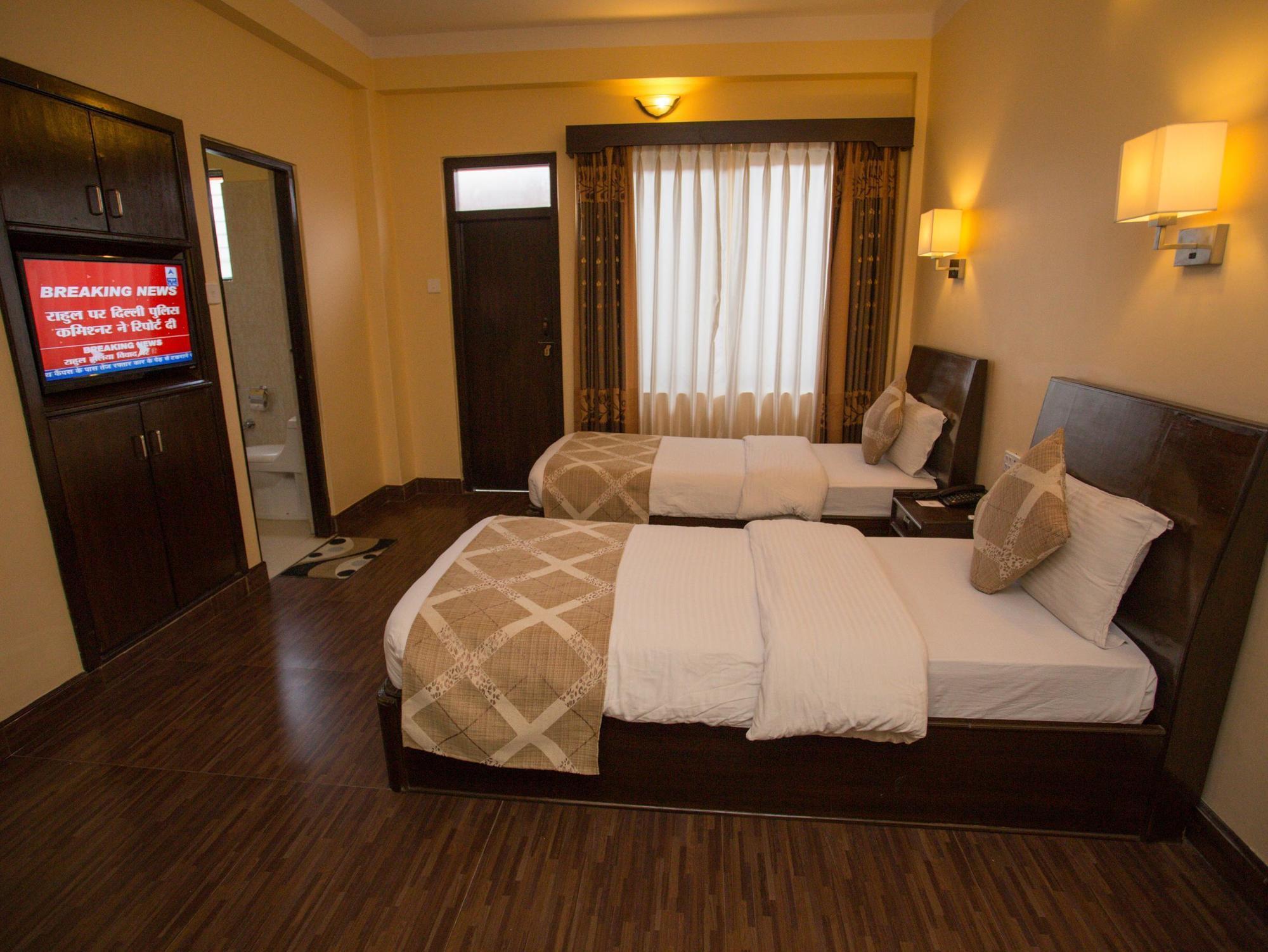 Hotel Peninsula Pokhara Exteriör bild