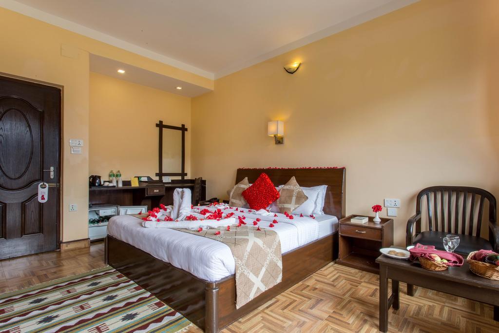 Hotel Peninsula Pokhara Exteriör bild