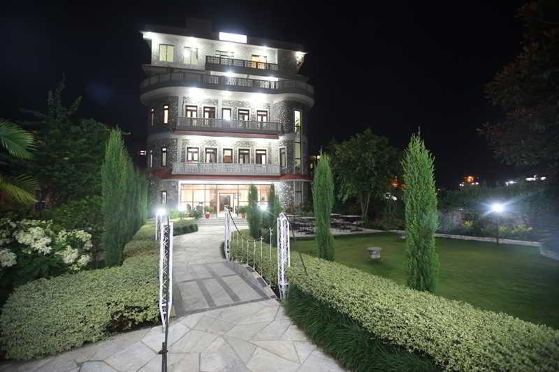 Hotel Peninsula Pokhara Exteriör bild